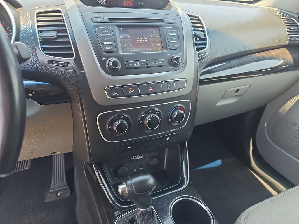 Used 2014 Kia Sorento LX AWD/4WD image 19