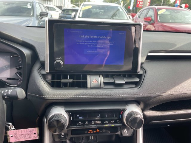 Used 2023 Toyota RAV4 LE AWD/4WD image 23