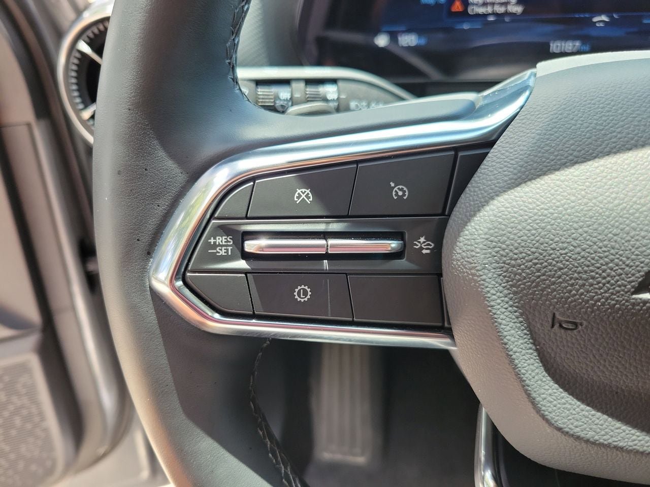 Used 2026 Chevrolet Equinox LT FWD image 18