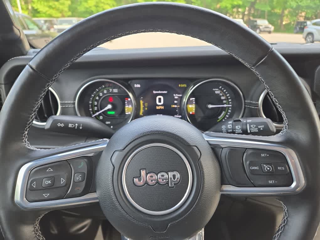 Used 2023 Jeep Wrangler Unlimited Sahara w/ Cold Weather Group AWD/4WD image 19