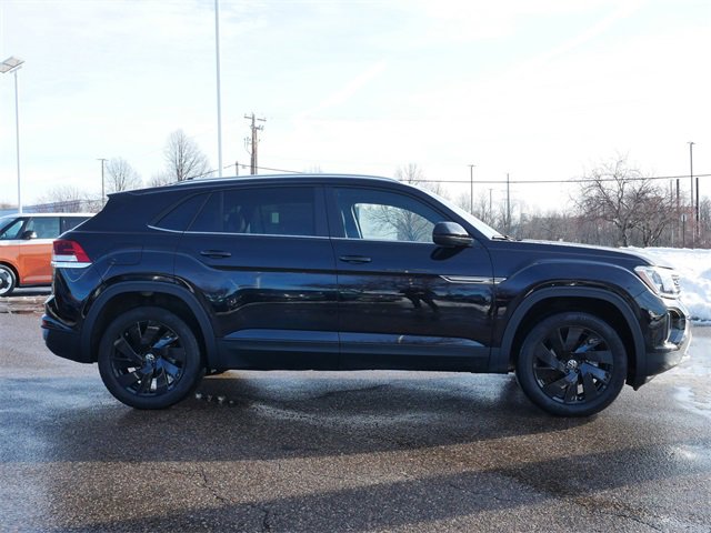 Certified 2024 Volkswagen Atlas Cross Sport SE image 8