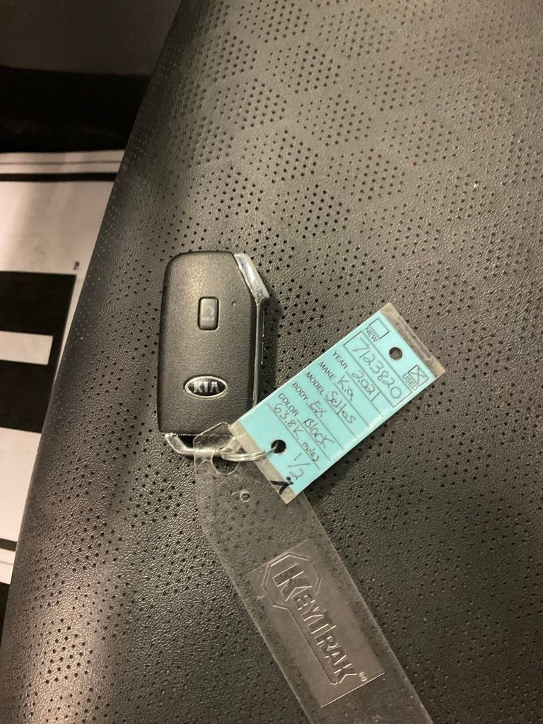 Used 2021 Kia Seltos EX image 29