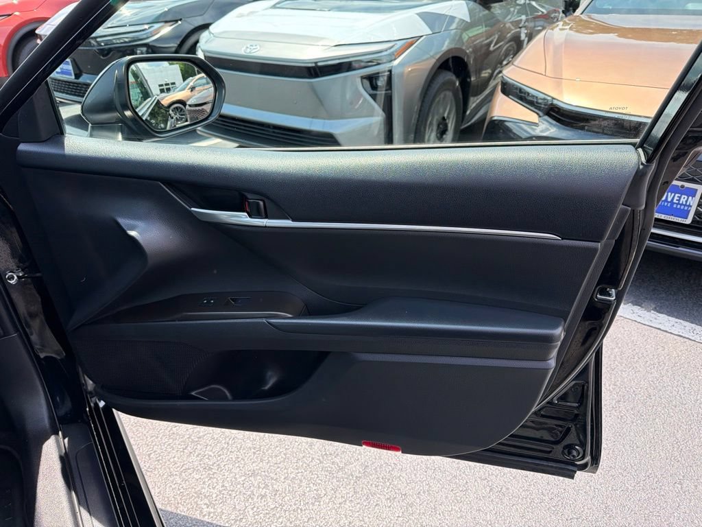 Used 2024 Toyota Camry SE w/ Cold Weather Package FWD image 8