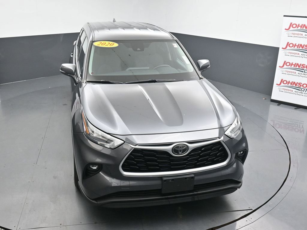 Used 2020 Toyota Highlander LE AWD/4WD image 28