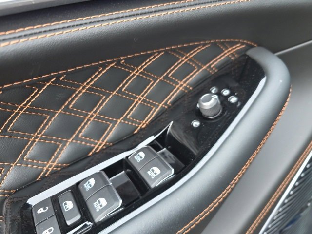 Used 2024 Jeep Grand Cherokee L Summit image 12