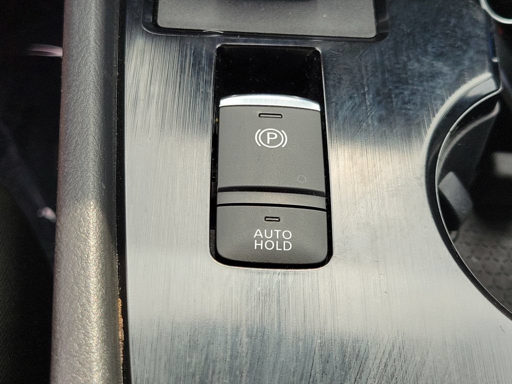 Used 2023 Nissan Rogue S AWD/4WD image 29