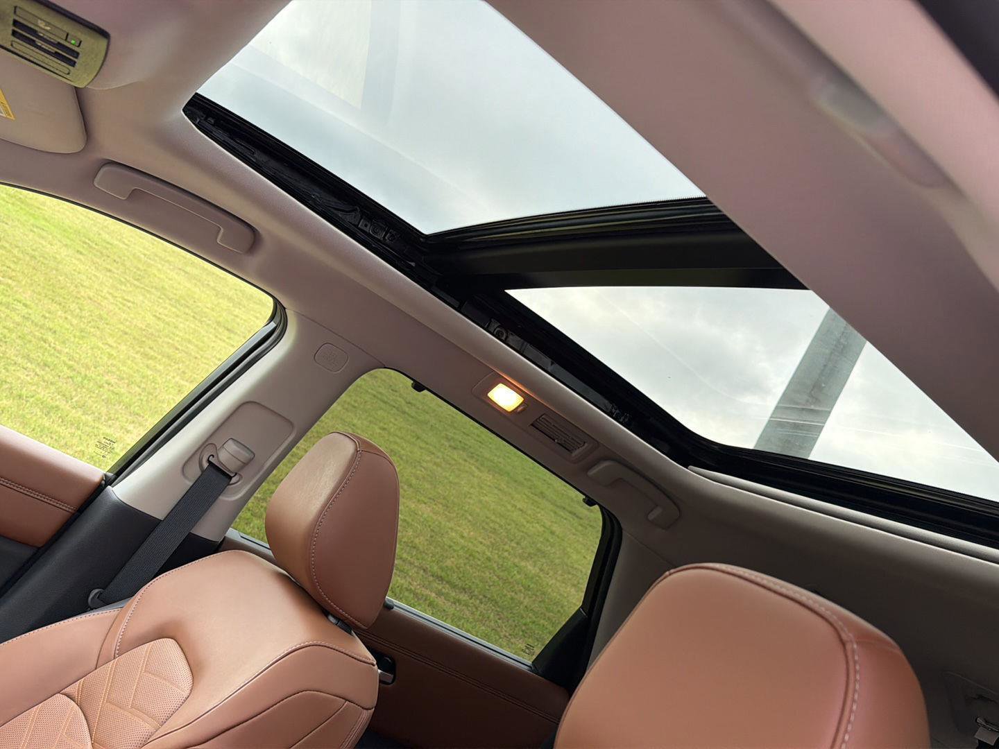 Used 2025 Nissan Pathfinder Platinum FWD image 35