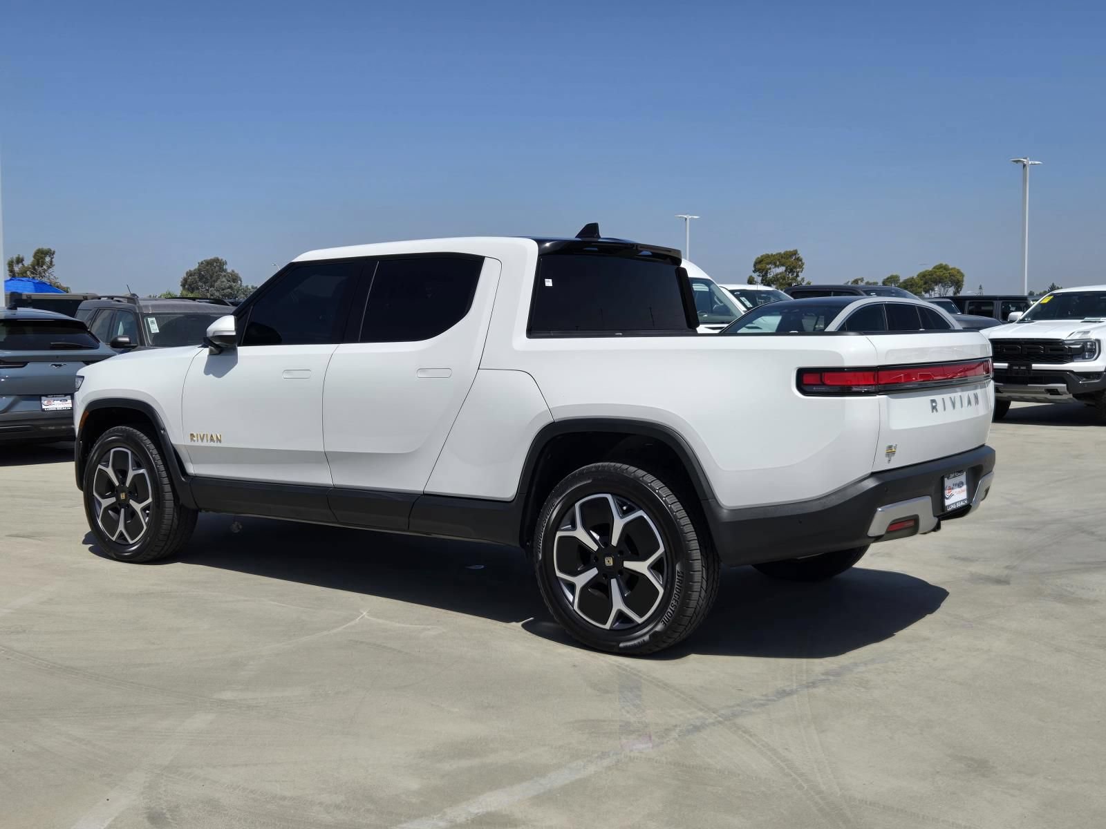 Used 2022 Rivian R1T Adventure AWD/4WD image 6