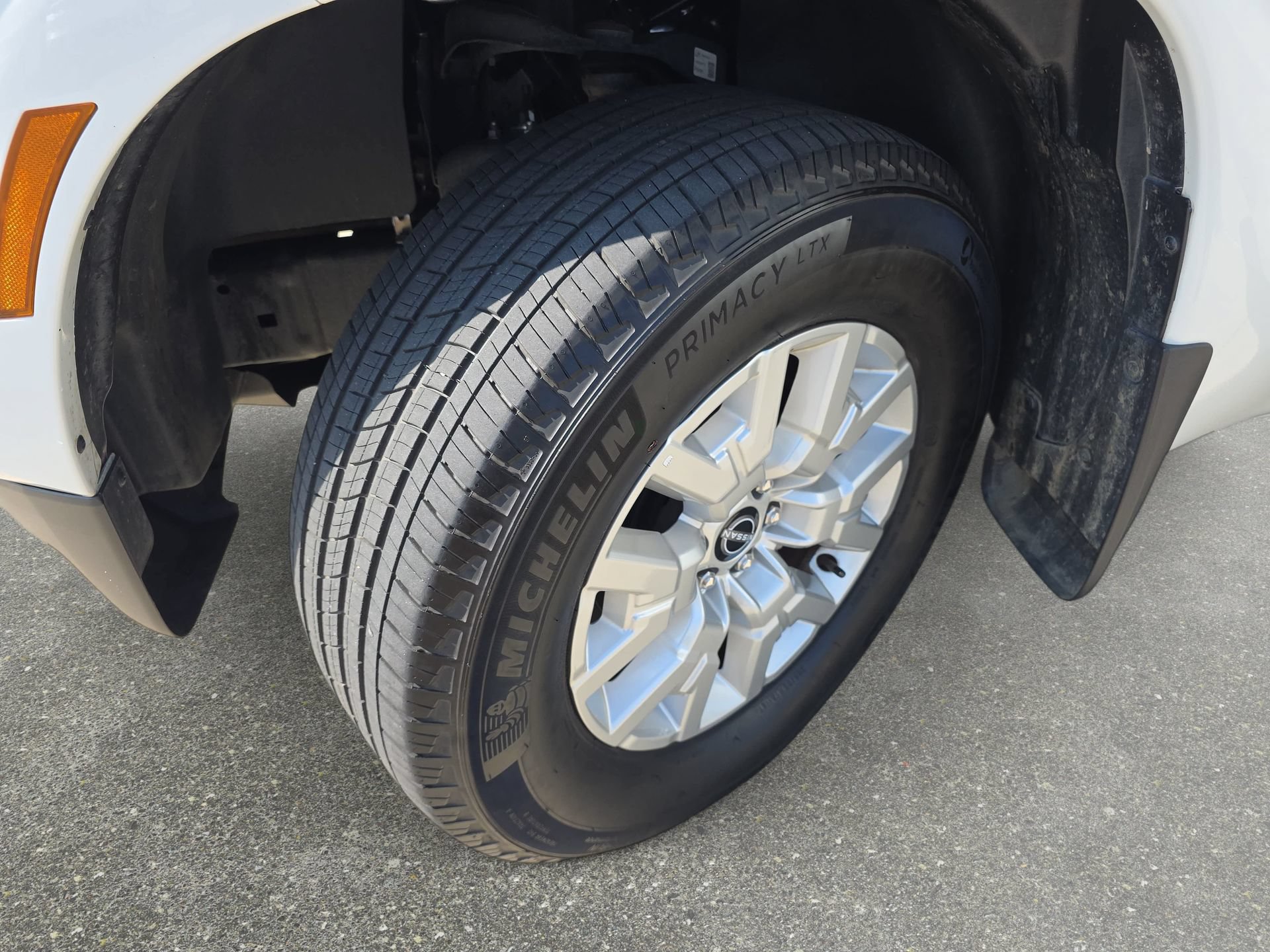 Used 2024 Nissan Frontier SV w/ SV Convenience Package RWD image 29