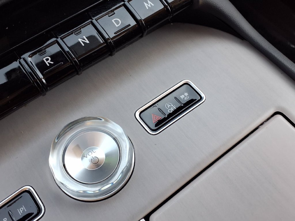 Used 2025 Lincoln Navigator Reserve AWD/4WD image 23