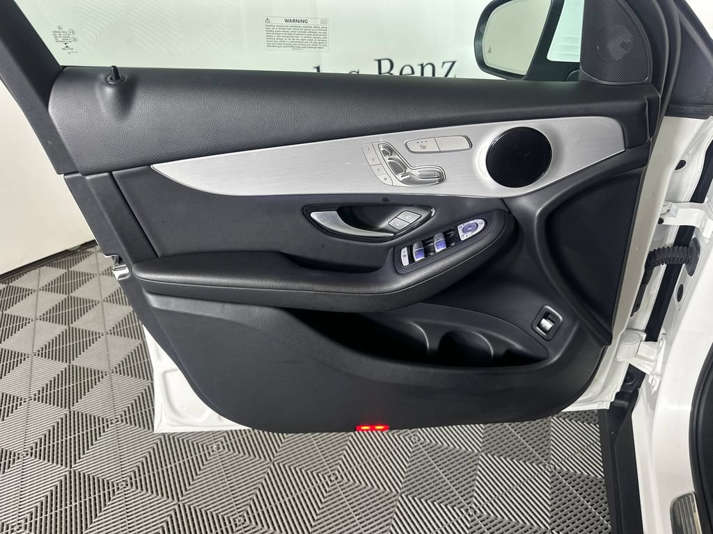 Used 2022 Mercedes-Benz GLC 300 image 10