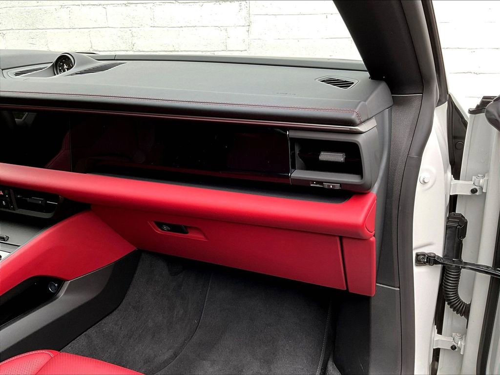 Used 2025 Porsche Macan 4 Electric image 19