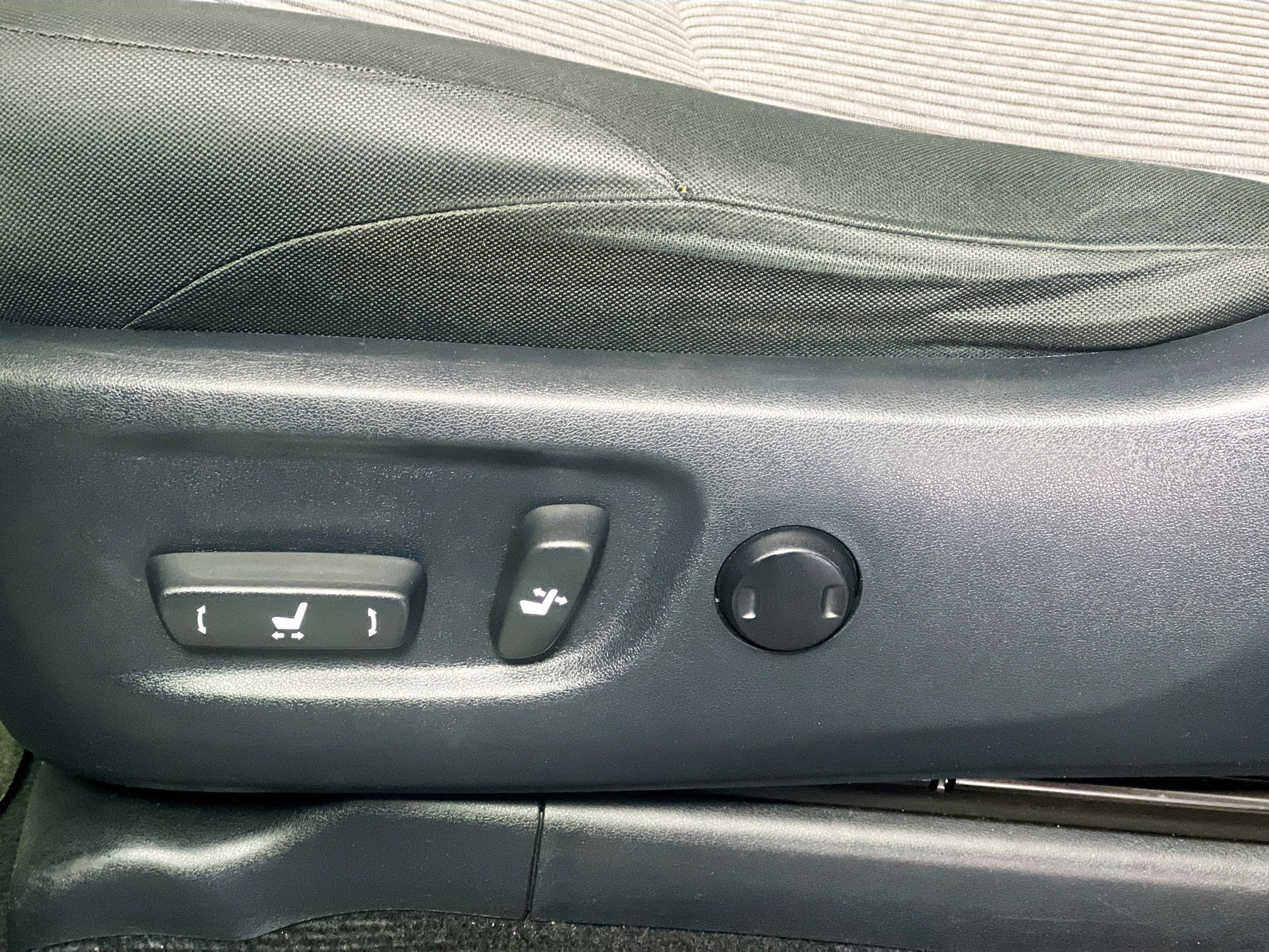 Used 2016 Toyota 4Runner SR5 image 15