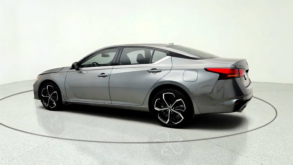 Used 2023 Nissan Altima 2.5 SR AWD/4WD image 7