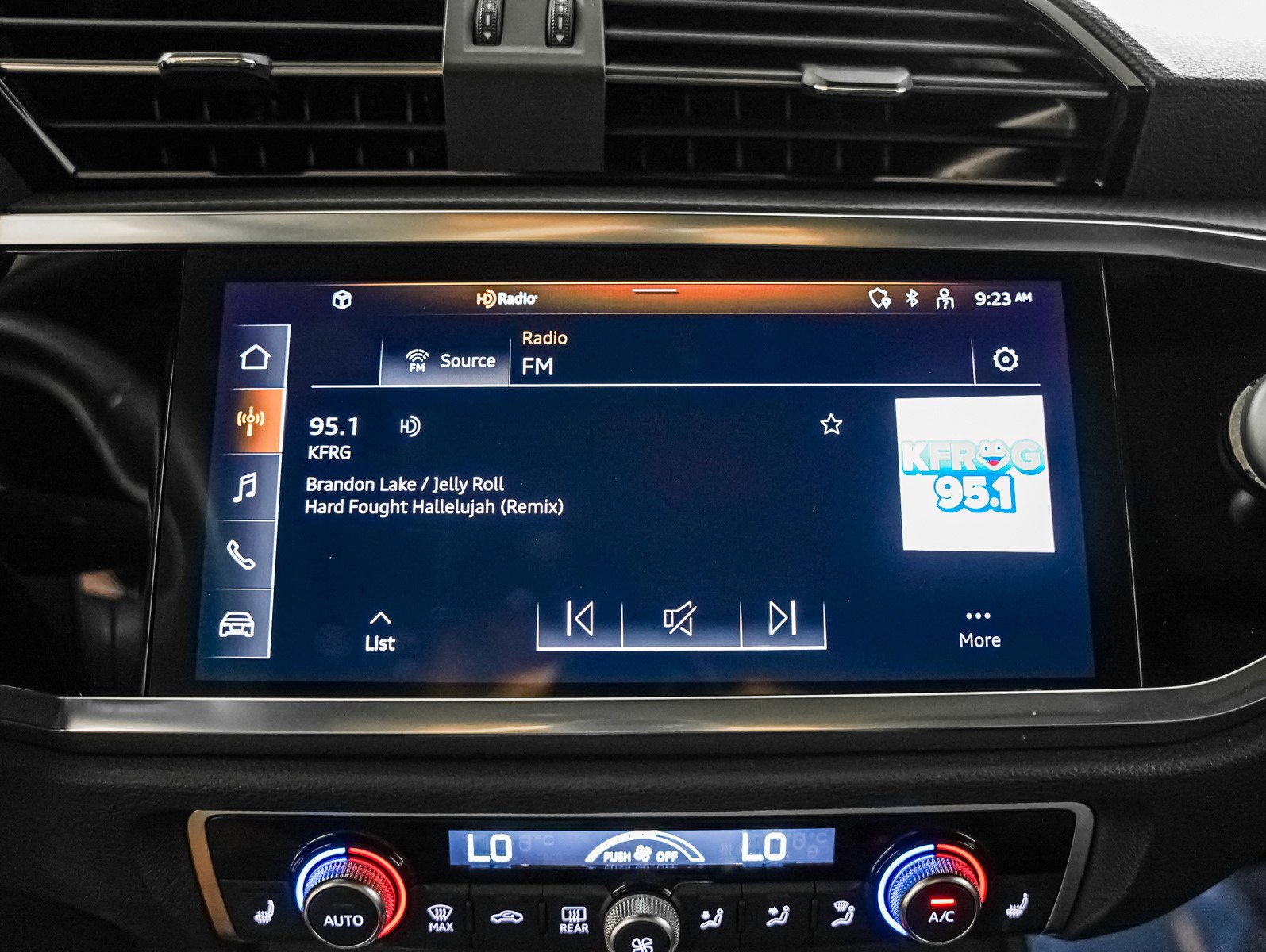 Used 2024 Audi Q3 2.0T Premium image 19