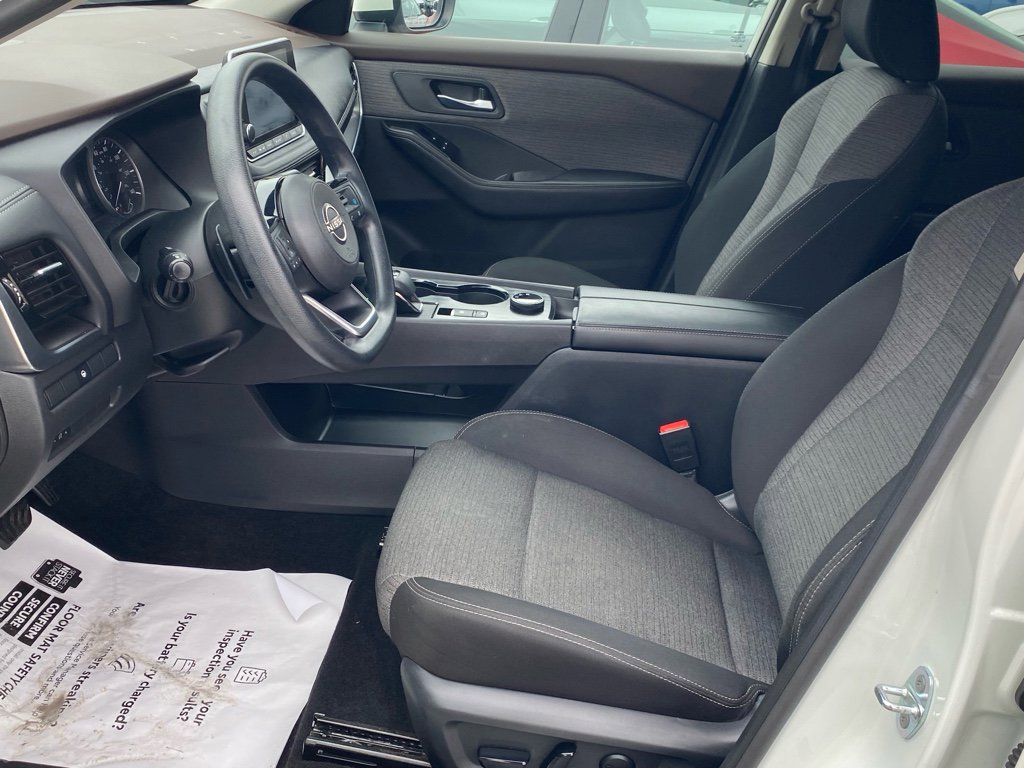 Used 2022 Nissan Rogue SV image 5