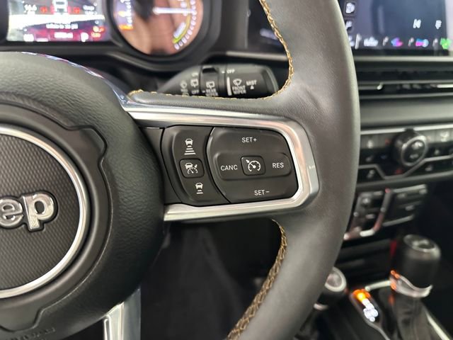 Used 2024 Jeep Wrangler Unlimited Sahara w/ Technology Group image 16