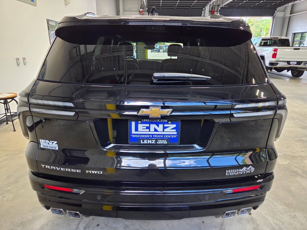Used 2026 Chevrolet Traverse High Country w/ LPO, Floor Liner Package AWD/4WD image 7