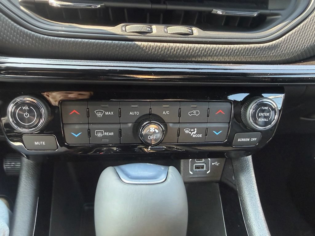New 2026 Jeep Compass Latitude AWD/4WD image 24