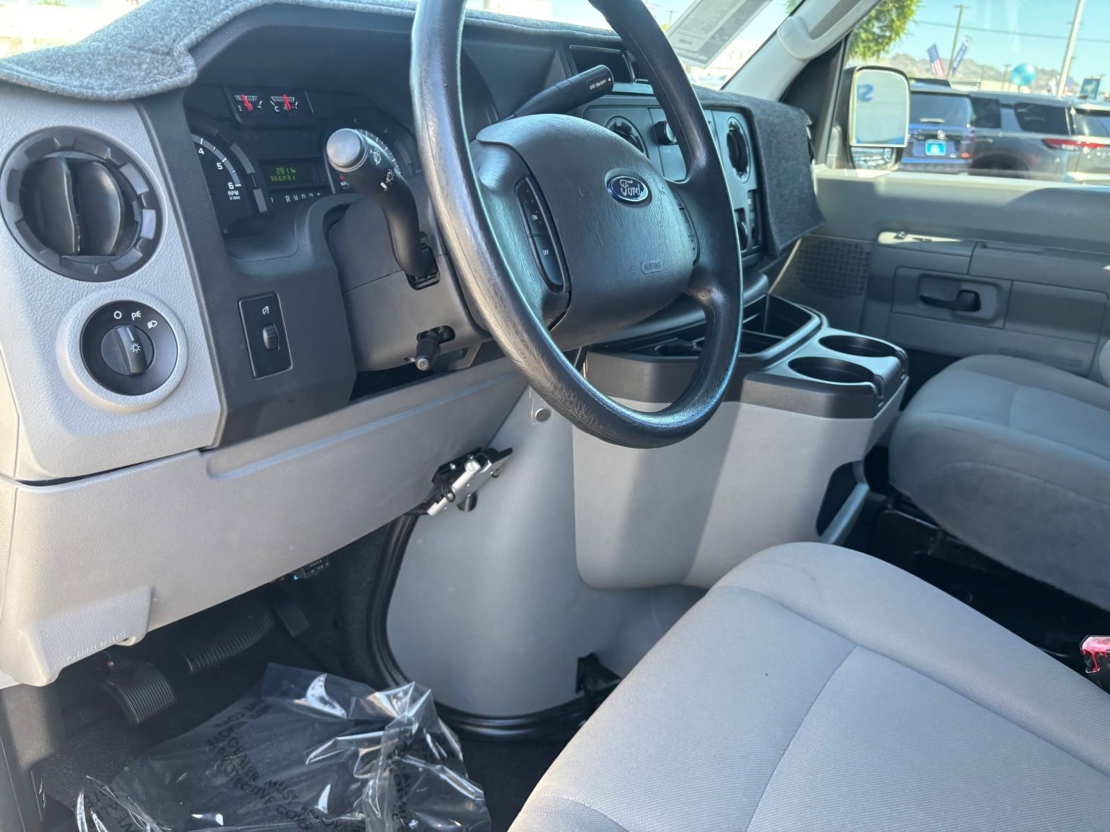 Used 2014 Ford E-250 and Econoline 250 w/ Power Group image 19