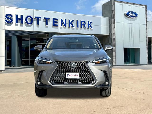 Used 2025 Lexus NX 250 FWD w/ Towing Package (2000 Lbs) image 2