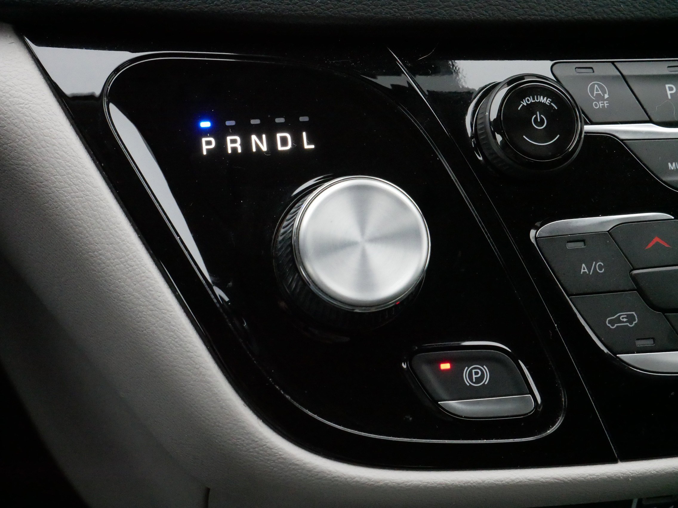 Used 2024 Chrysler Pacifica Touring-L image 24