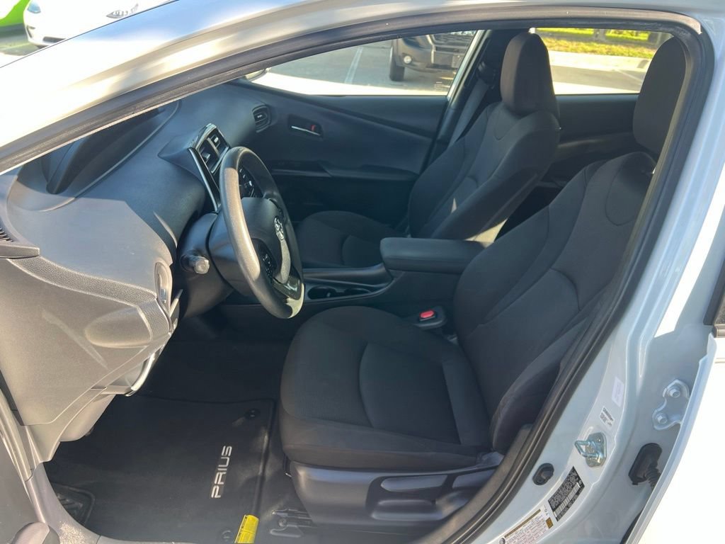 Used 2021 Toyota Prius L Eco FWD image 34