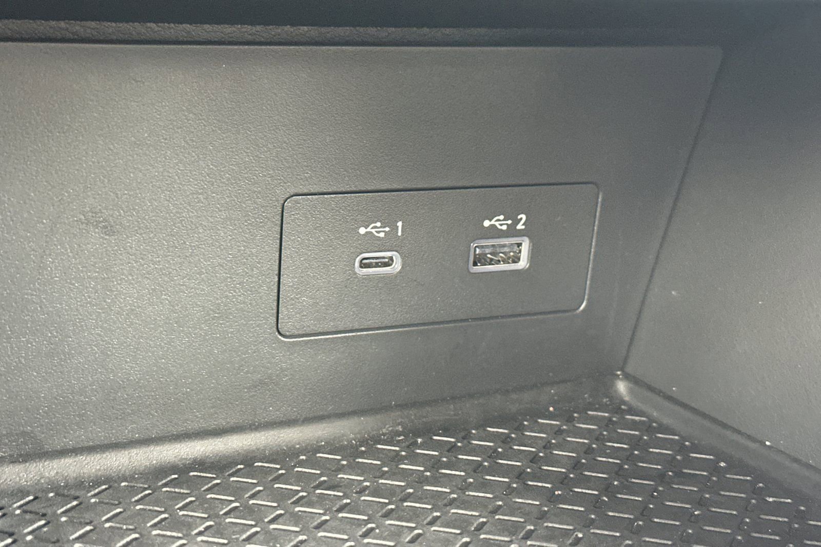 Certified 2025 Nissan Pathfinder SV image 32