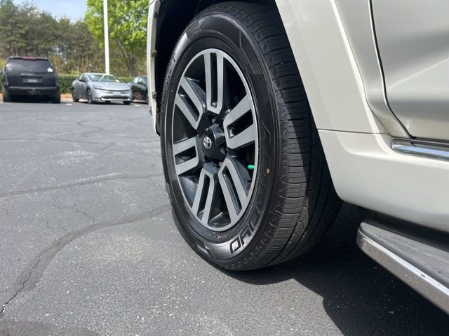 Used 2015 Toyota 4Runner Limited image 11