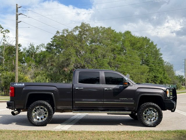 Used 2015 GMC Sierra 2500 Denali w/ Duramax Plus Package AWD/4WD image 5