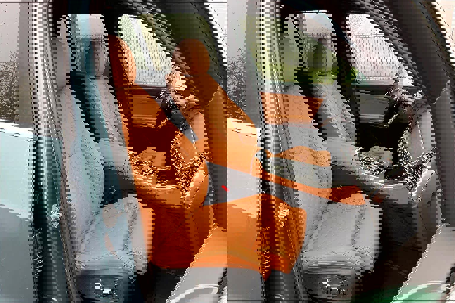 Used 2025 BMW X5 xDrive40i w/ Parking Assistance Package image 9