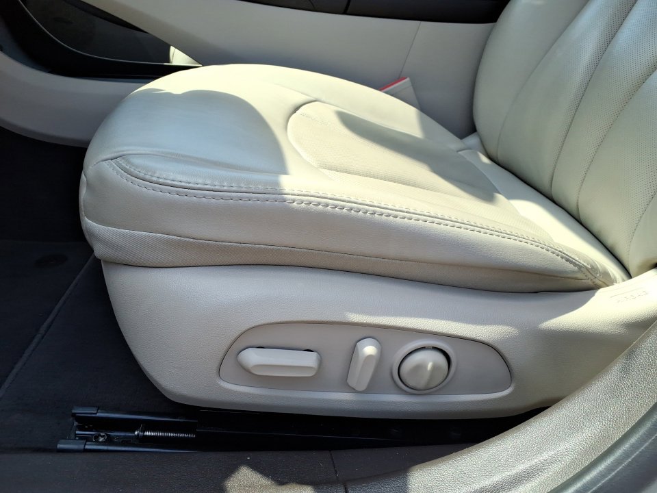 Used 2019 Buick LaCrosse Essence w/ Sun and Shade Package image 30