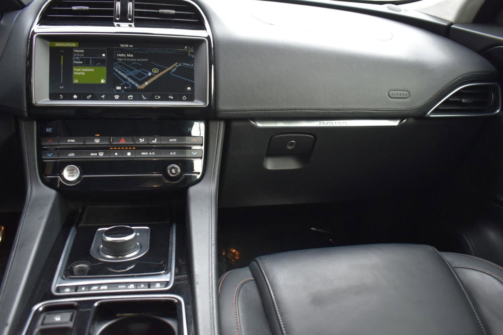 Used 2019 Jaguar F-PACE Prestige image 15