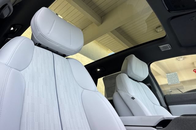 New 2026 Cadillac Optiq Luxury 2 w/ LPO, Floor Liner Package AWD/4WD image 17