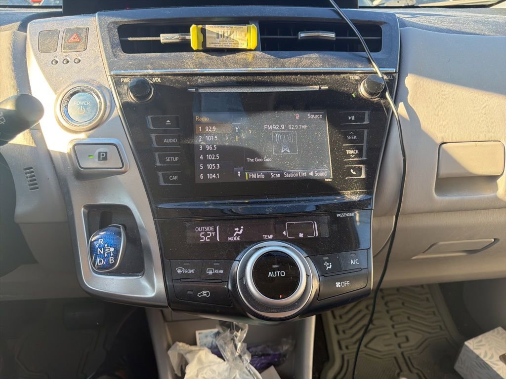 Used 2017 Toyota Prius V Two image 18