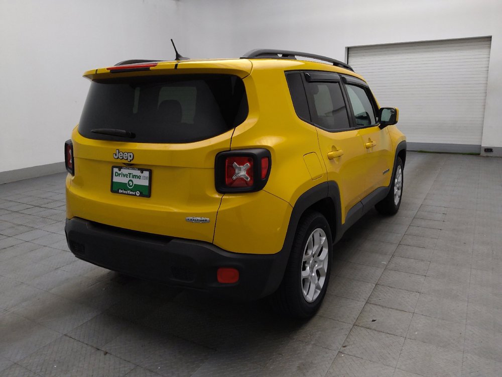 Used 2016 Jeep Renegade Latitude FWD image 9