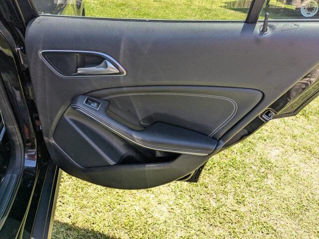 Used 2016 Mercedes-Benz GLA 250 4MATIC image 32