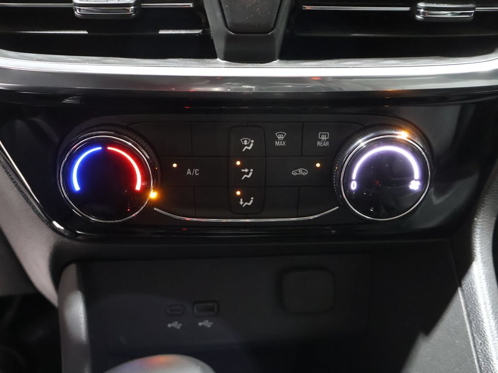 Used 2024 Buick Encore GX Sport Touring AWD/4WD image 25