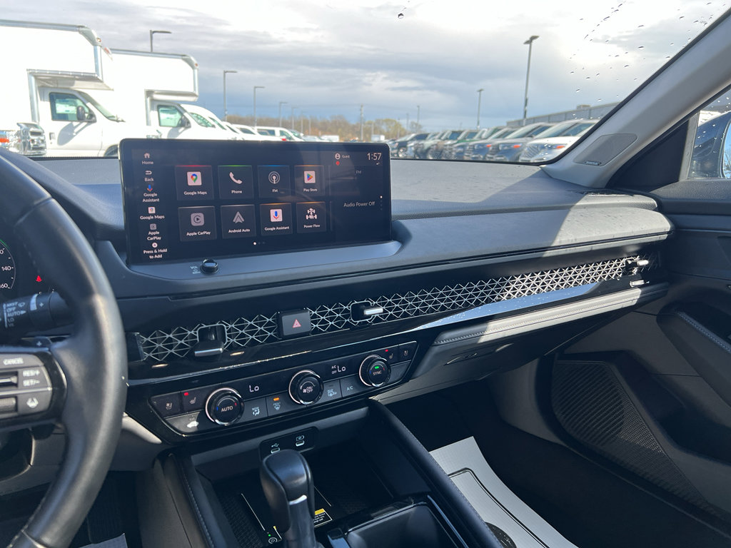 Used 2024 Honda Accord Touring image 11