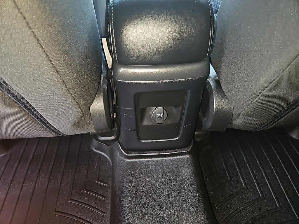 Used 2019 Dodge Journey SE image 22