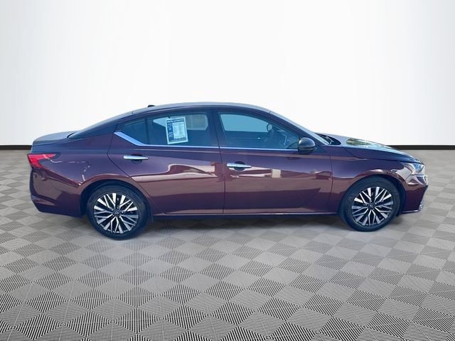 Used 2024 Nissan Altima 2.5 SV FWD image 8