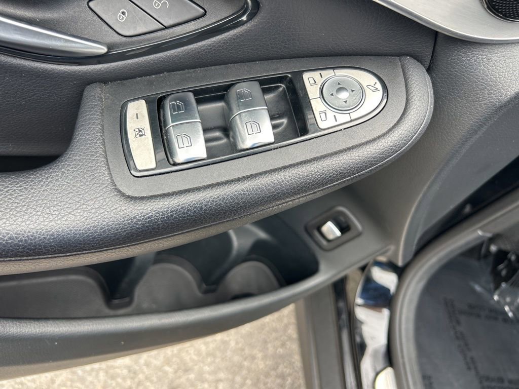 Used 2022 Mercedes-Benz GLC 300 image 33