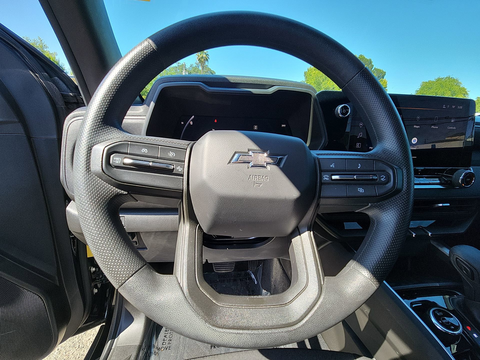 Used 2024 Chevrolet Colorado Trail Boss w/ Technology Package AWD/4WD image 11