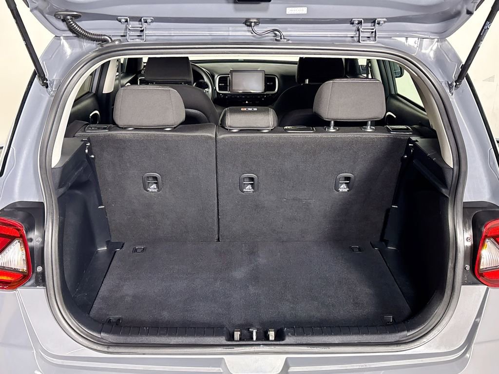 Used 2020 Hyundai Venue SEL image 20