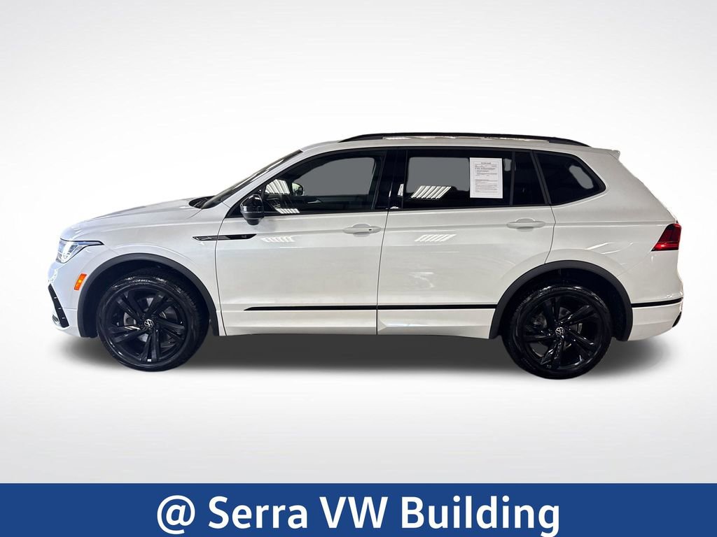Used 2024 Volkswagen Tiguan SE R-Line AWD/4WD image 2