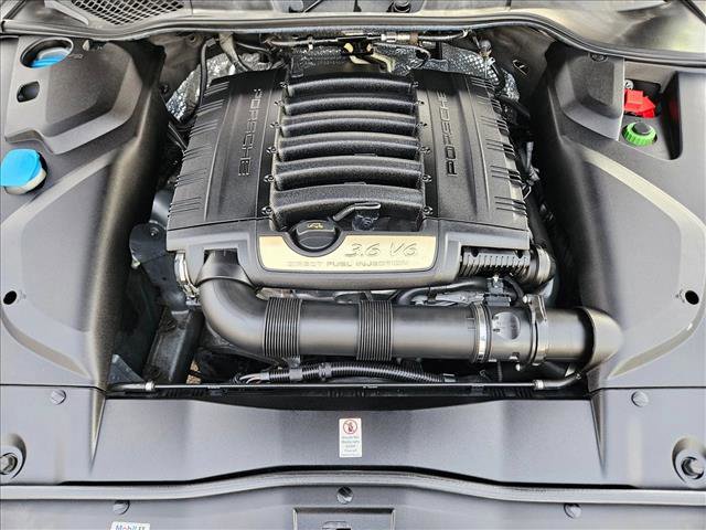 Used 2017 Porsche Cayenne Platinum Edition image 23