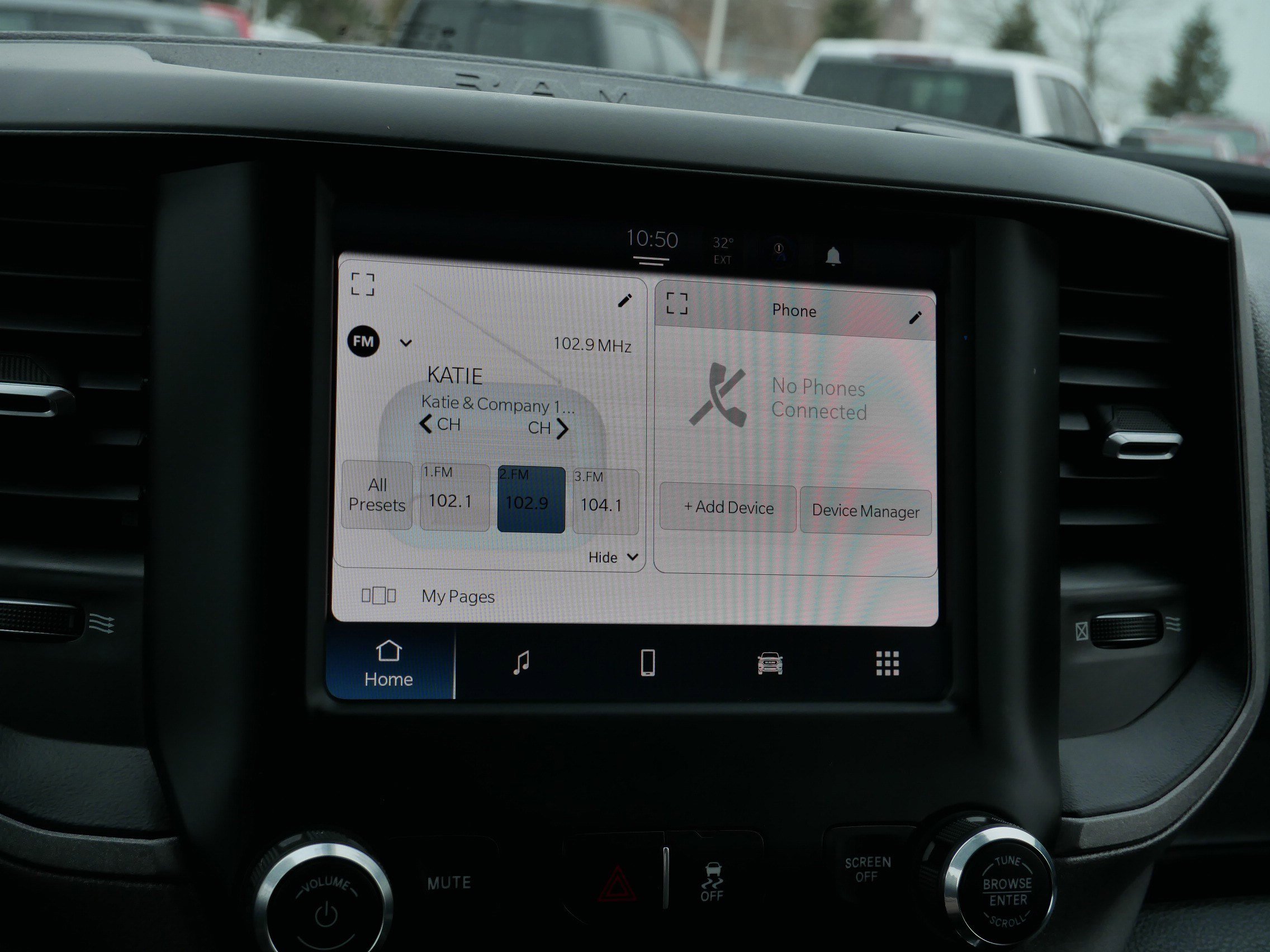 Used 2024 RAM 2500 Tradesman w/ Chrome Appearance Group image 23