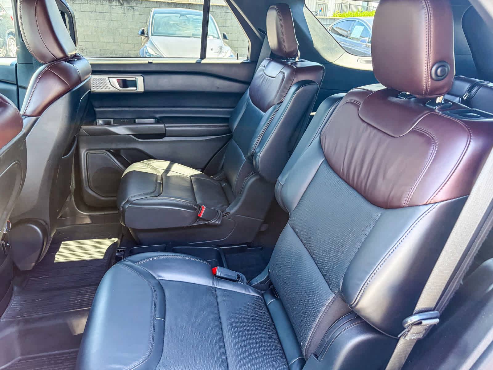 Used 2020 Ford Explorer Platinum AWD/4WD image 17