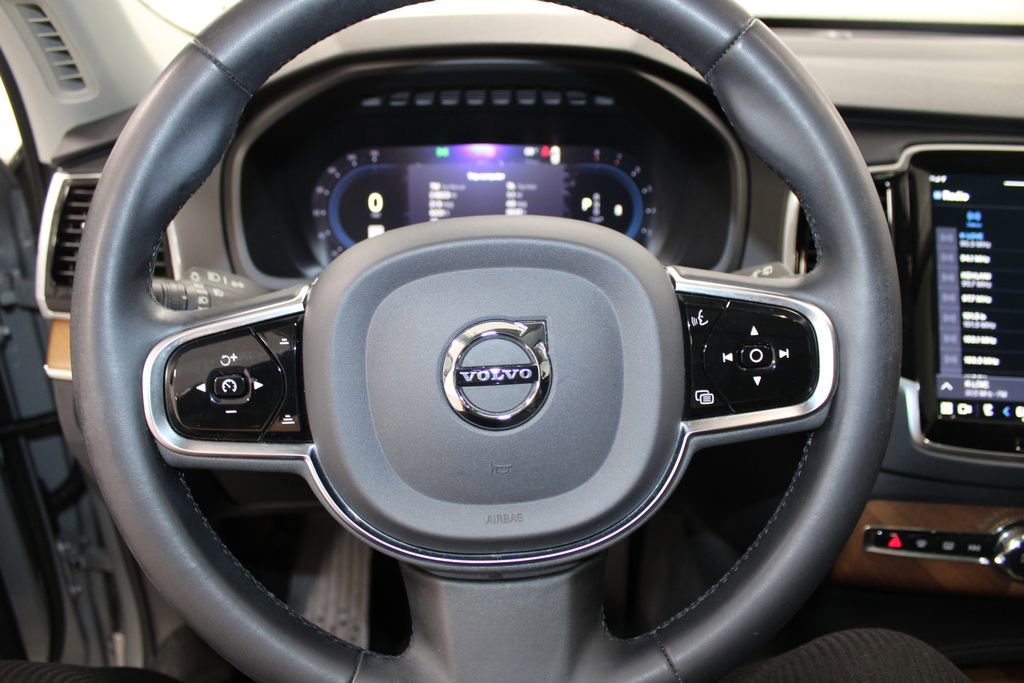 Used 2023 Volvo XC90 B5 Plus image 39