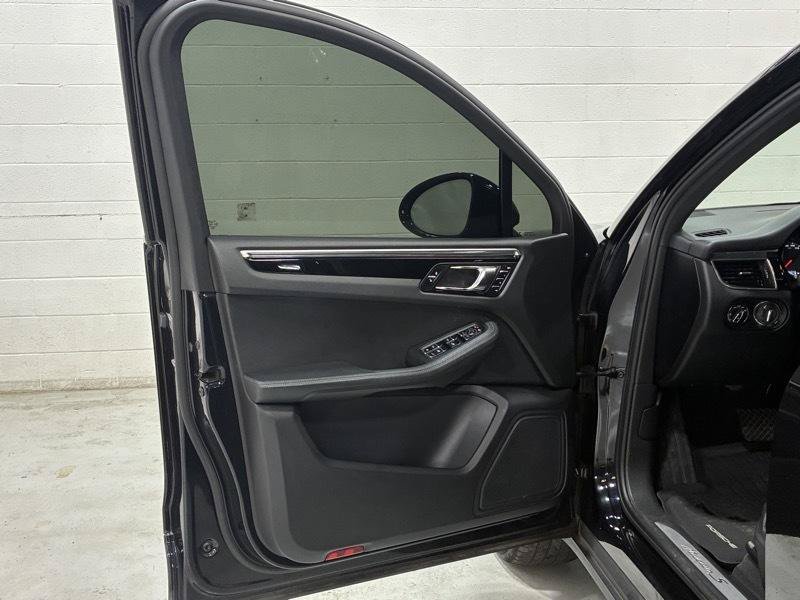 Used 2015 Porsche Macan S AWD/4WD image 11